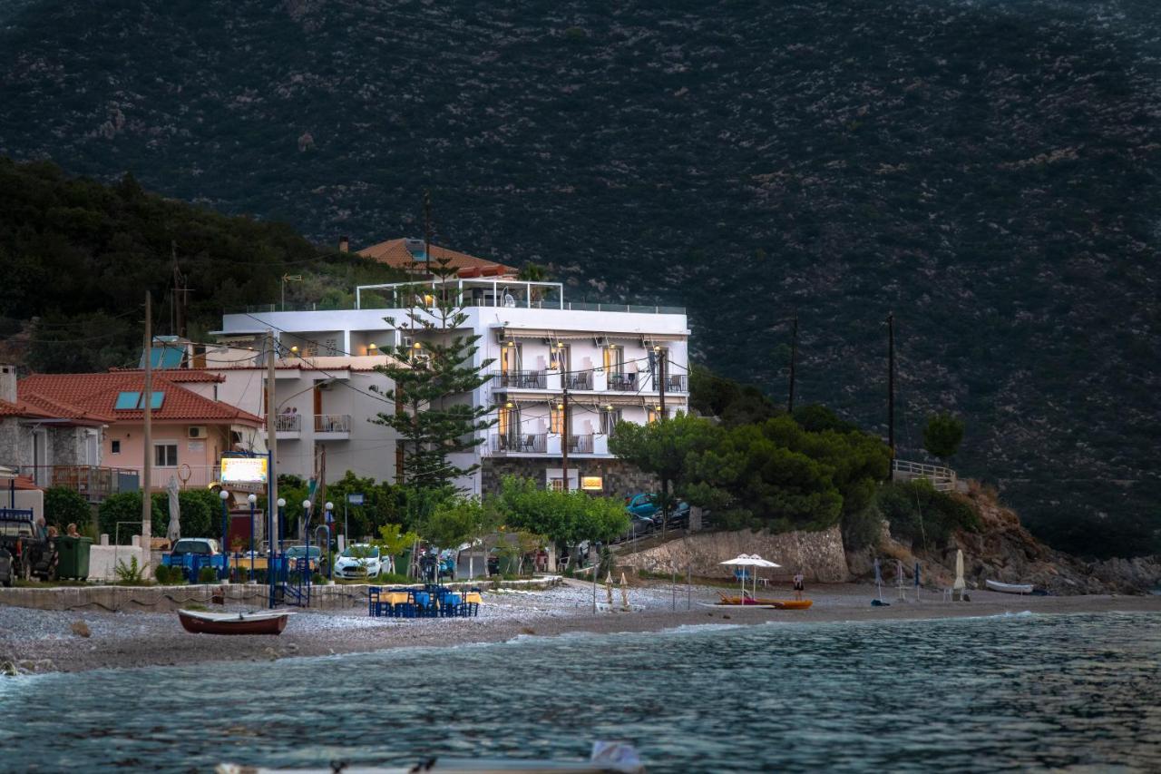 Paraskevas Boutique Hotel Tirós Eksteriør billede
